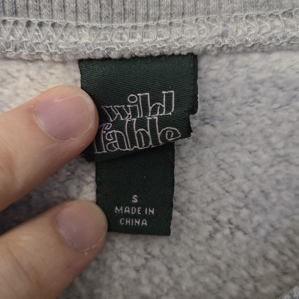🟡 Wild Fable Sweatshirt - Picture 3 of 4